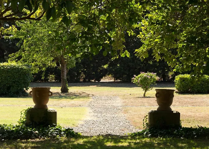 Holiday home Domaine De La Jasso, Demeure De Grand Luxe Au Pied De La Cite De Carcassonne, Piscines Et Parc Animalier