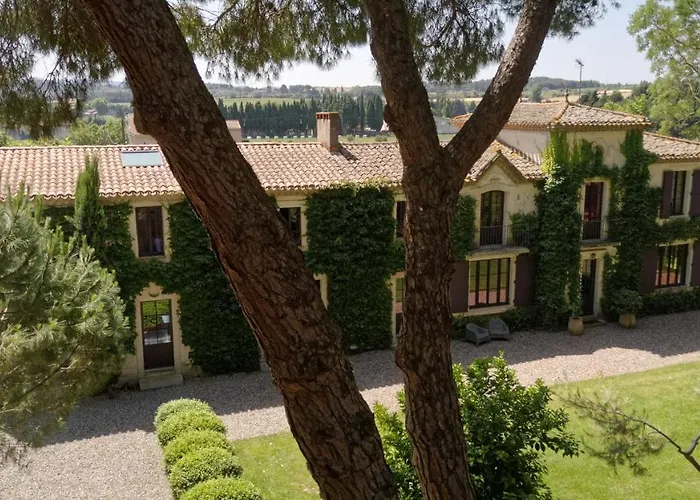 Holiday home Domaine De La Jasso, Demeure De Grand Luxe Au Pied De La Cite De Carcassonne, Piscines Et Parc Animalier Carcassonne