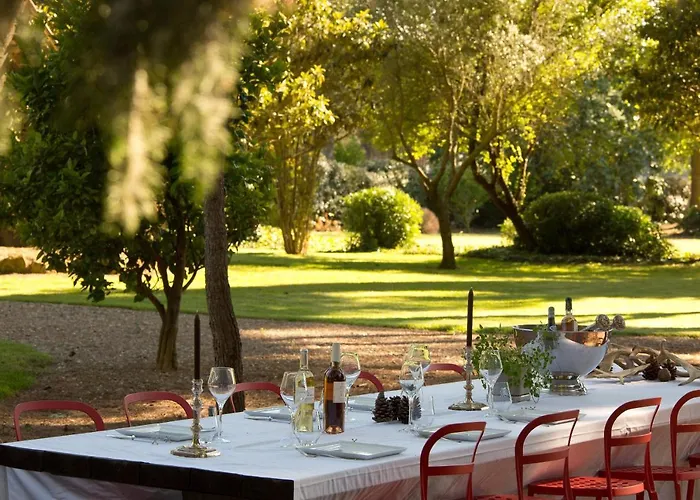 Domaine De La Jasso, Demeure De Grand Luxe Au Pied De La Cite De Carcassonne, Piscines Et Parc Animalier Carcassonne