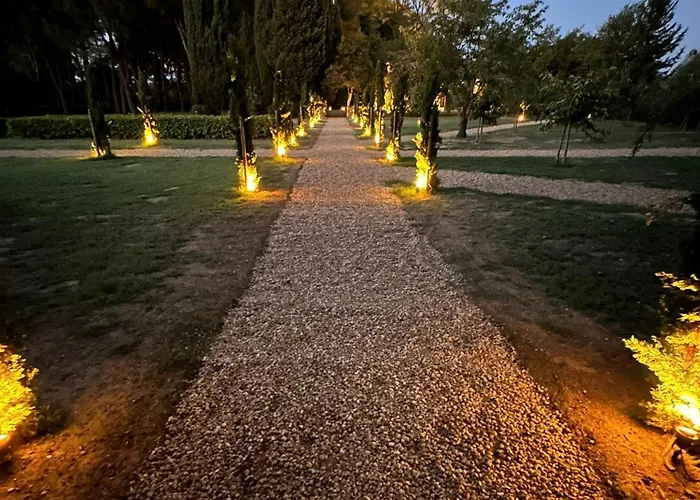 Holiday home Domaine De La Jasso, Demeure De Grand Luxe Au Pied De La Cite De Carcassonne, Piscines Et Parc Animalier Carcassonne