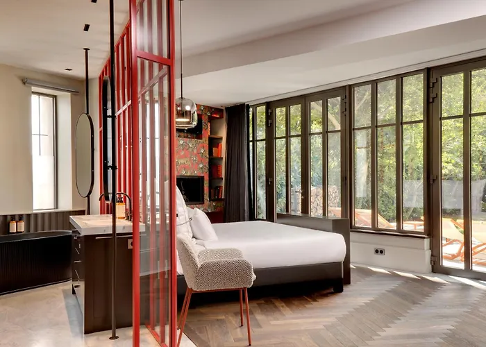 Domaine De La Jasso, Demeure De Grand Luxe Au Pied De La Cite De Carcassonne, Piscines Et Parc Animalier Carcassonne