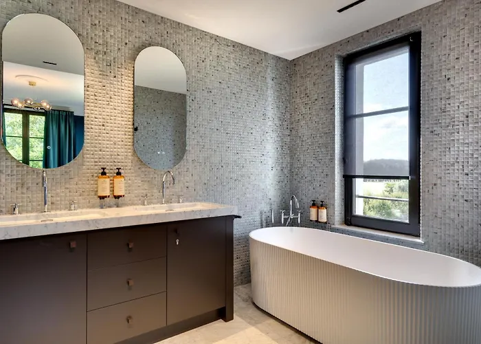 Domaine De La Jasso, Demeure De Grand Luxe Au Pied De La Cite De Carcassonne, Piscines Et Parc Animalier * Carcassonne