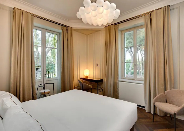 Holiday home Domaine De La Jasso, Demeure De Grand Luxe Au Pied De La Cite De Carcassonne, Piscines Et Parc Animalier