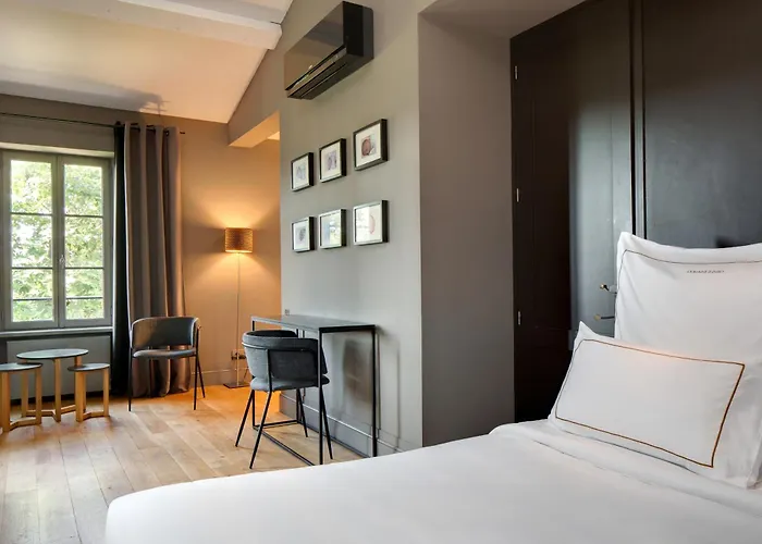 Holiday home Domaine De La Jasso, Demeure De Grand Luxe Au Pied De La Cite De Carcassonne, Piscines Et Parc Animalier *