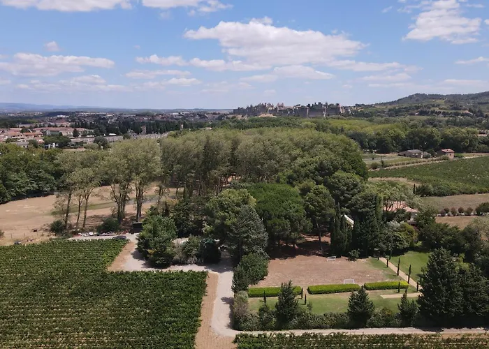 Holiday home Domaine De La Jasso, Demeure De Grand Luxe Au Pied De La Cite De Carcassonne, Piscines Et Parc Animalier *