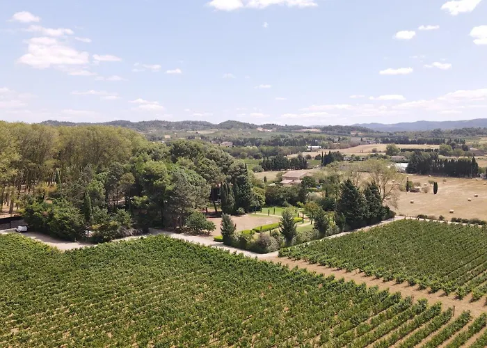 Holiday home Domaine De La Jasso, Demeure De Grand Luxe Au Pied De La Cite De Carcassonne, Piscines Et Parc Animalier Carcassonne