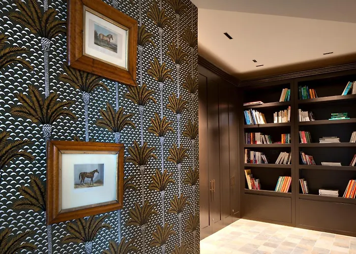 Domaine De La Jasso, Demeure De Grand Luxe Au Pied De La Cite De Carcassonne, Piscines Et Parc Animalier Carcassonne